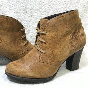 Clarks Artisan Distressed Leather Ankle Boots, 9 M